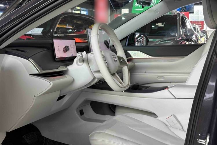 Used Buick L7 2025 Model Aivia Interior 7
