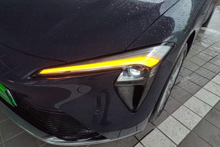 Used Buick L7 2025 Model Aivia Left Front Headlight