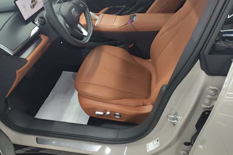 Used Buick L7 2025 Model Luxury Edition Left Front Seat
