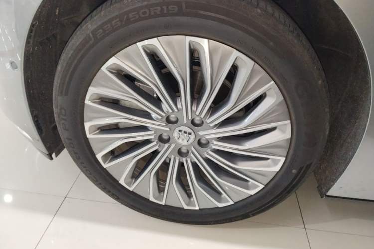 Used Buick L7 2025 Model Aivia Left Front Wheel Hub