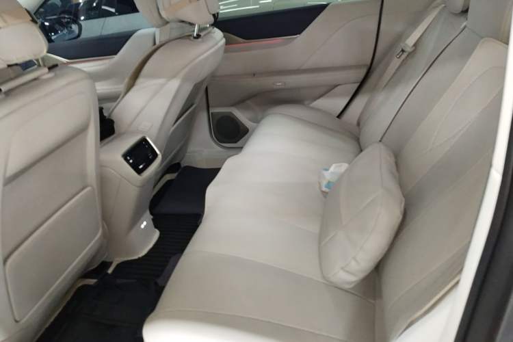 Used Buick L7 2025 Model Aivia Left Rear Seat