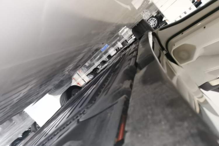 Used Buick L7 2025 Model Aivia Left Side Sill