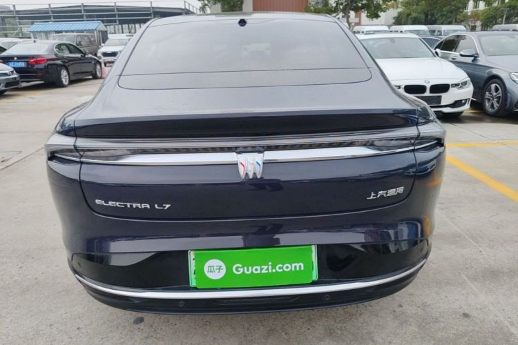 Used Buick L7 2025 Model Aivia Rear