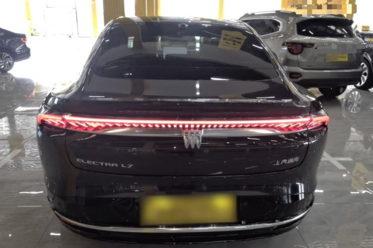 Used Buick L7 2025 Model Aivia Rear