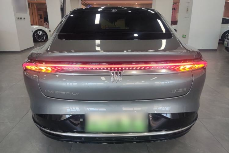 Used Buick L7 2025 Model Aivia Rear