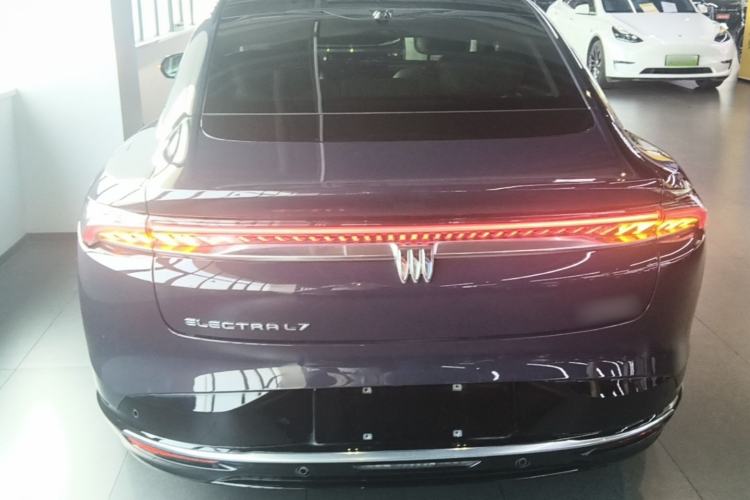 Used Buick L7 2025 Model Aivia Rear