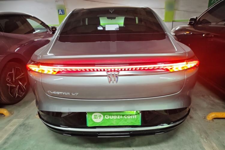 Used Buick L7 2025 Model Aivia Rear