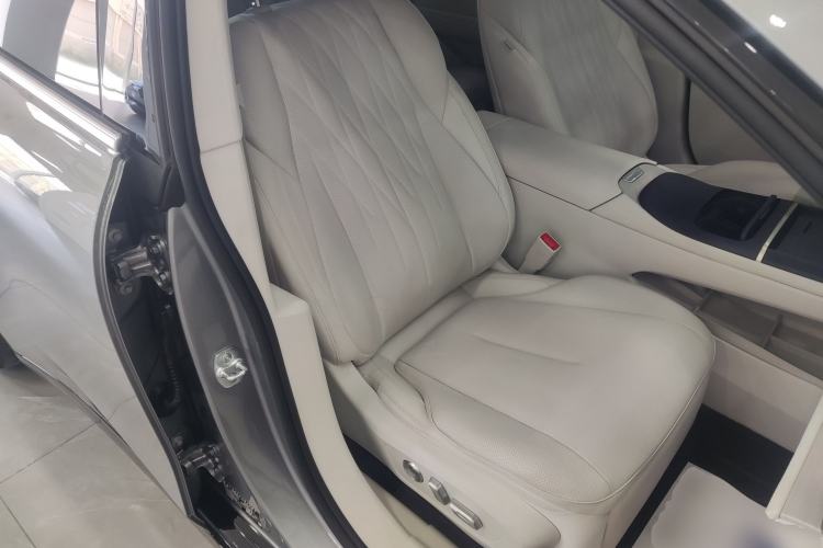 Used Buick L7 2025 Model Aivia Right Front Seat