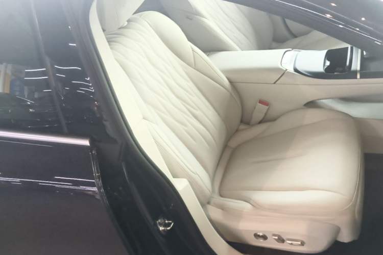 Used Buick L7 2025 Model Aivia Right Front Seat