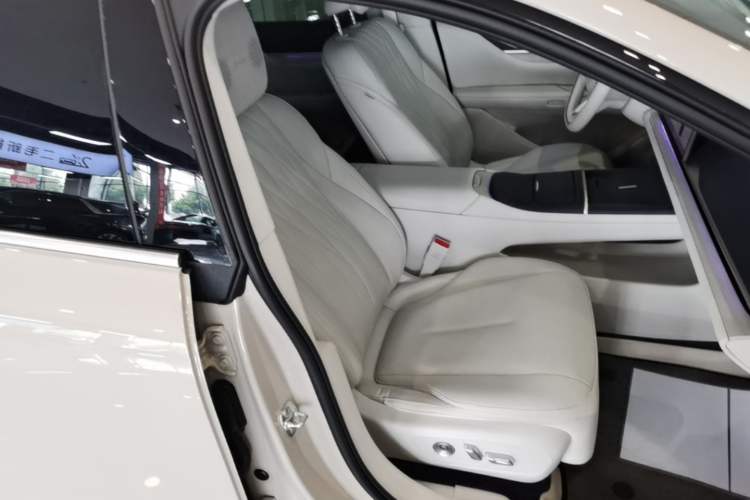 Used Buick L7 2025 Model Aivia Right Front Seat
