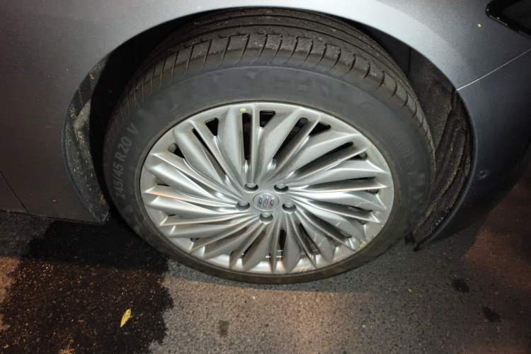 Used Buick L7 2025 Model Aivia Right Front Wheel Hub