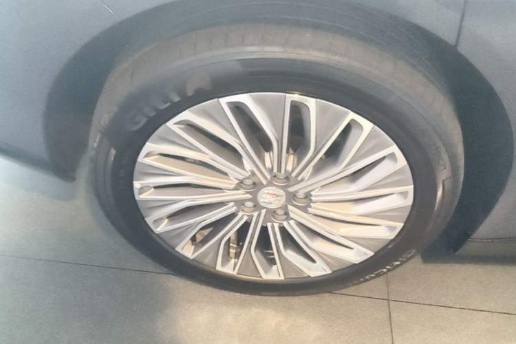 Used Buick L7 2025 Model Aivia Right Rear Wheel Hub