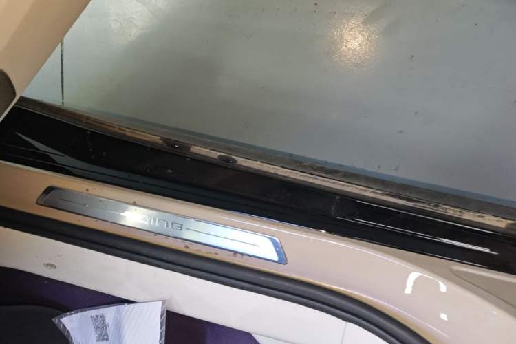 Used Buick L7 2025 Model Aivia Right Side Sill