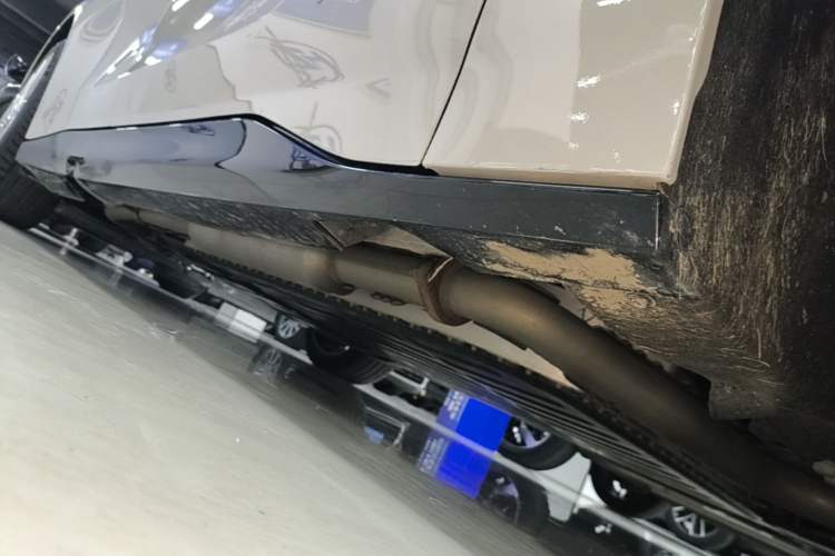 Used Buick L7 2025 Model Aivia Right Side Sill