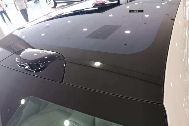 Used Buick L7 2025 Model Aivia Roof