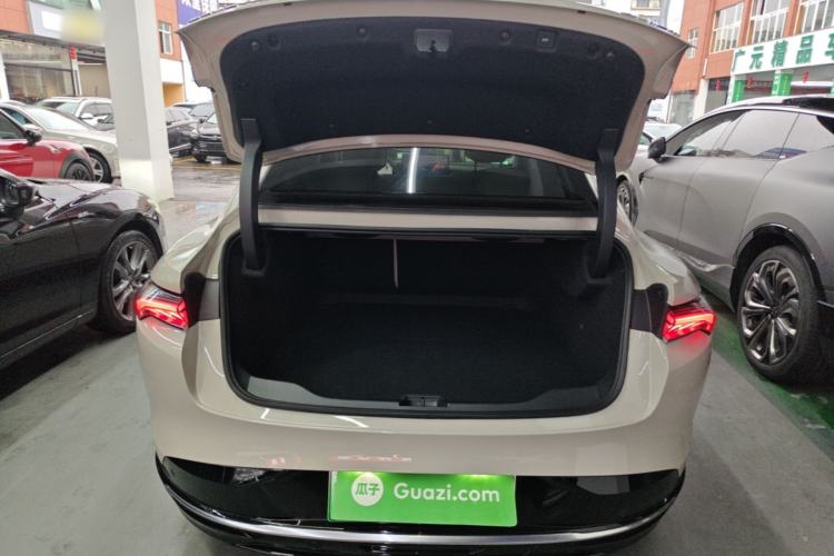 Used Buick L7 2025 Model Aivia Trunk