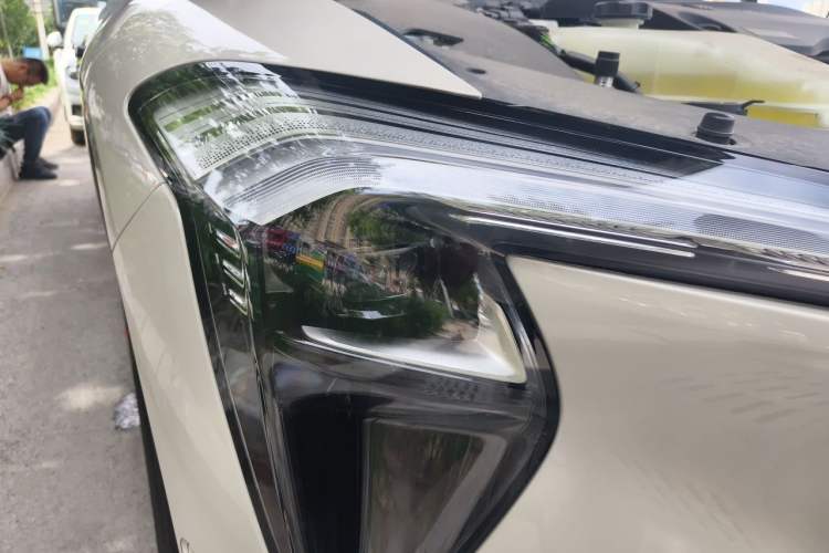Used Buick L7 2025 Model Aivia Right Front Headlight