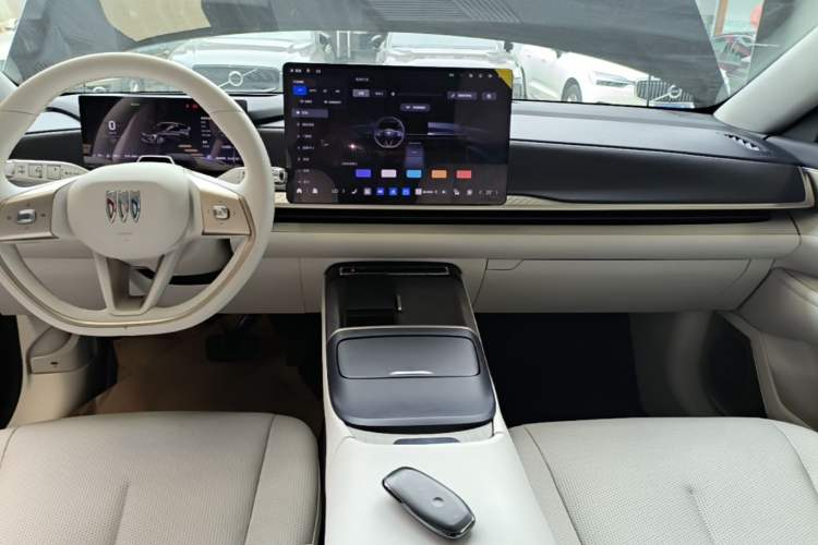 Used Buick L7 2025 Model Aivia Audio And AC Panel