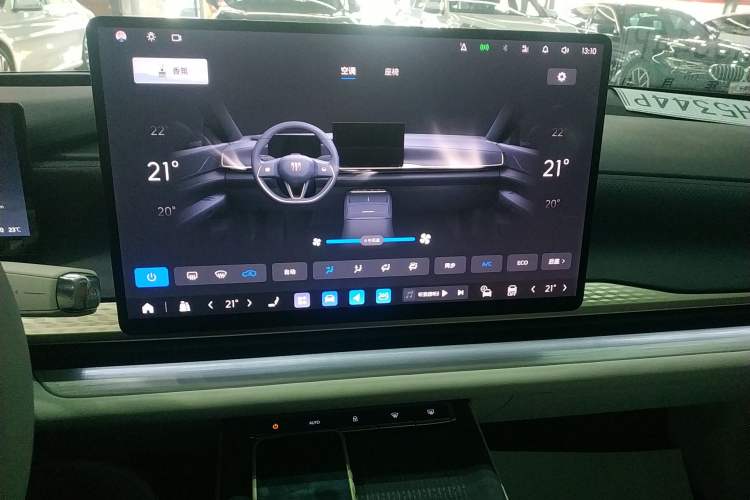 Used Buick L7 2025 Model Aivia Audio And AC Panel