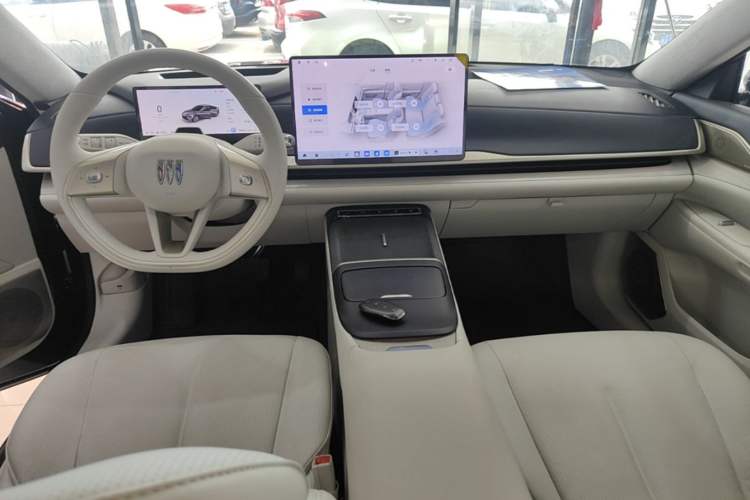 Used Buick L7 2025 Model Aivia Center Console