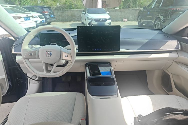 Used Buick L7 2025 Model Luxury Leisure Smart Driving Edition Center Console