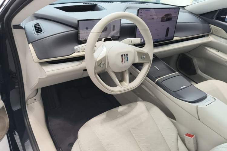 Used Buick L7 2025 Model Aivia Center Console