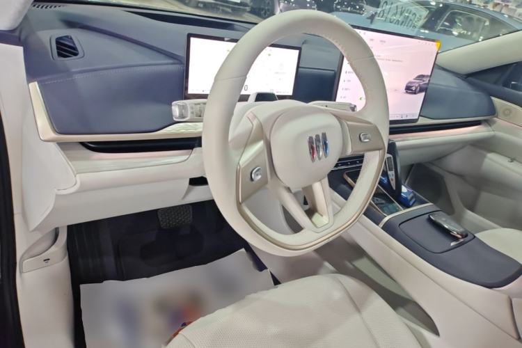 Used Buick L7 2025 Model Aivia Center Console