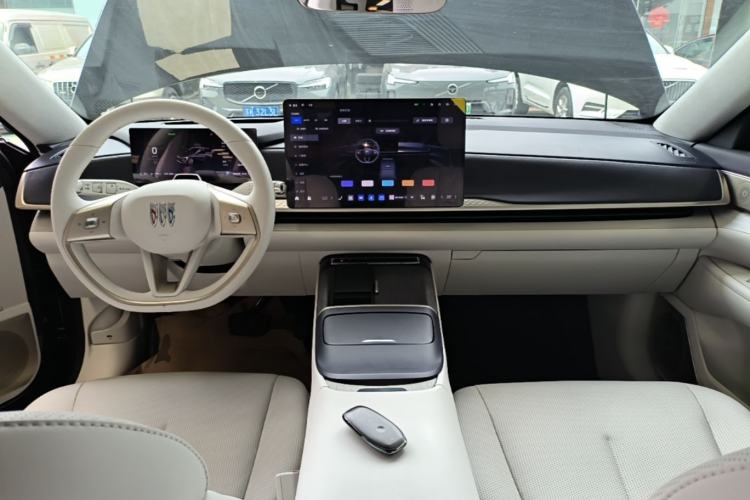 Used Buick L7 2025 Model Aivia Center Console