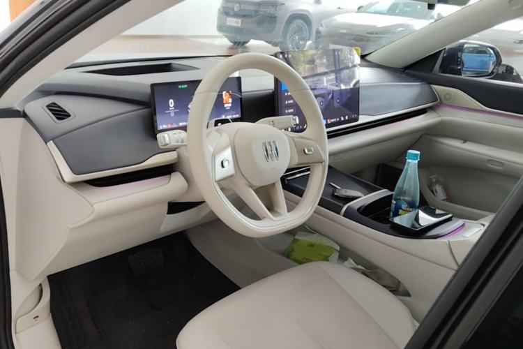 Used Buick L7 2025 Model Aivia Center Console
