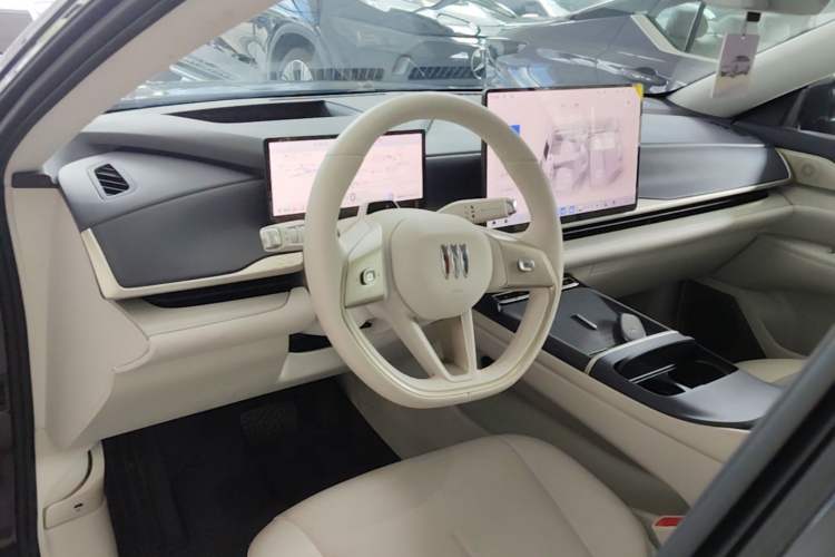 Used Buick L7 2025 Model Aivia Center Console