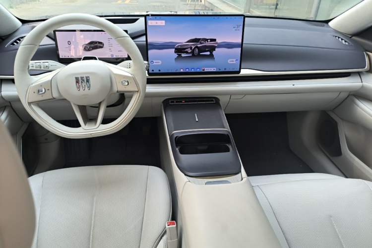 Used Buick L7 2025 Model Aivia Center Console