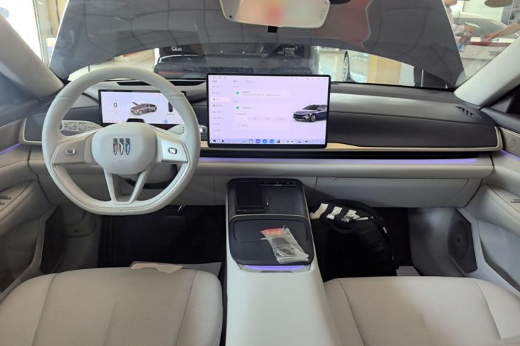 Used Buick L7 2025 Model Luxury Leisure Smart Driving Edition Center Console