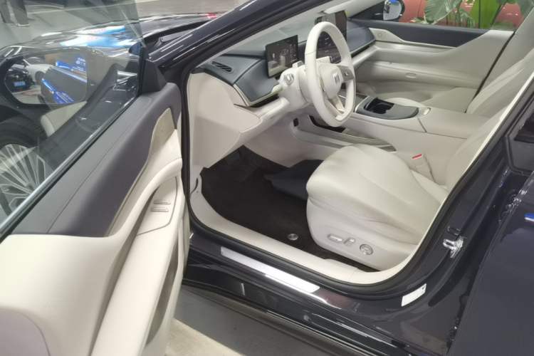 Used Buick L7 2025 Model Aivia Driver Seat