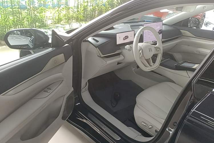 Used Buick L7 2025 Model Aivia Driver Seat