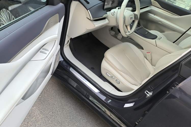 Used Buick L7 2025 Model Aivia Driver Seat