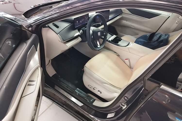Used Buick L7 2025 Model Luxury Leisure Smart Driving Edition Driver Seat