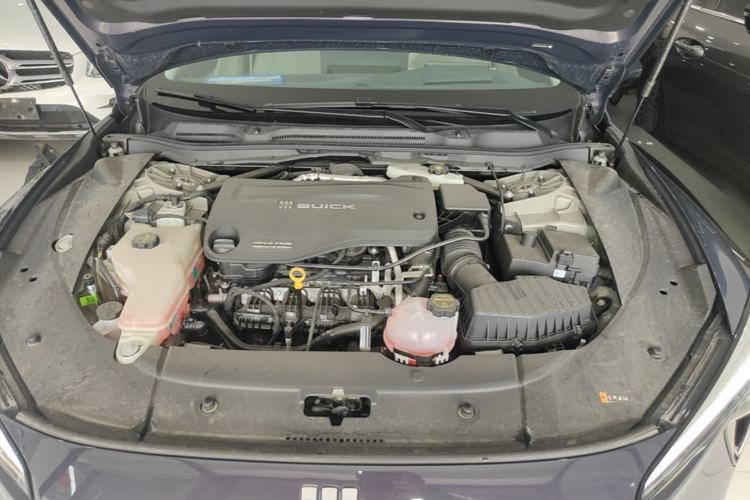 Used Buick L7 2025 Model Aivia Engine Bay