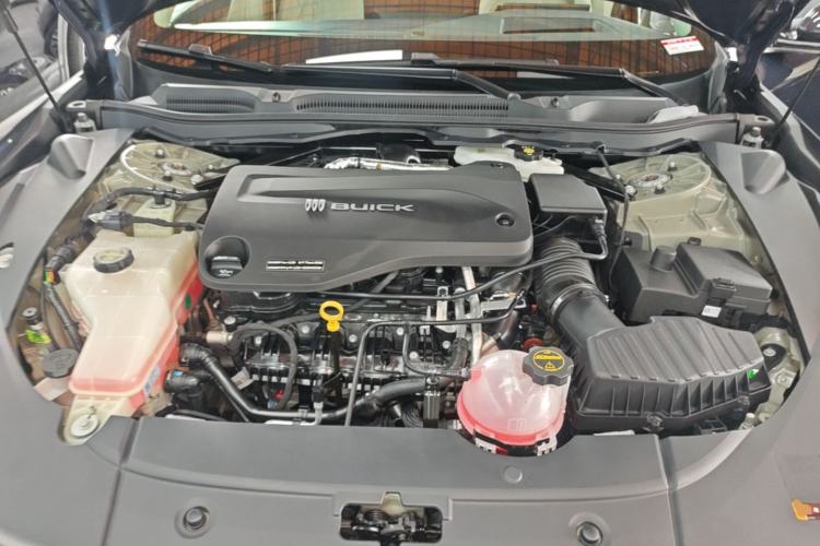 Used Buick L7 2025 Model Aivia Engine Bay