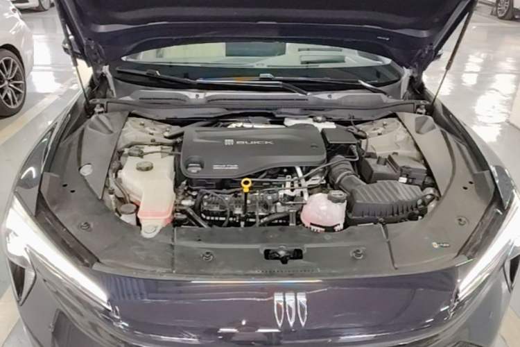 Used Buick L7 2025 Model Aivia Engine Bay