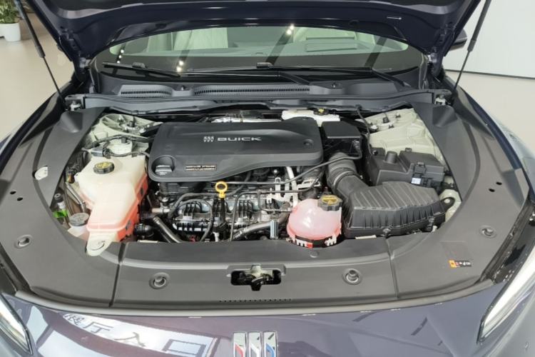 Used Buick L7 2025 Model Aivia Engine Bay