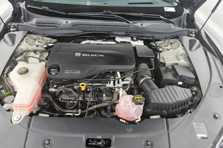 Used Buick L7 2025 Model Aivia Engine Bay