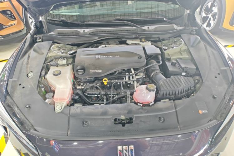 Used Buick L7 2025 Model Aivia Engine Bay