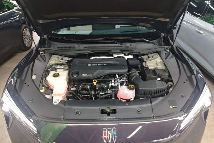 Used Buick L7 2025 Model Aivia Engine Bay