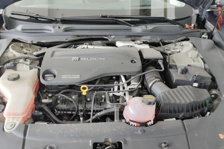 Used Buick L7 2025 Model Aivia Engine Bay