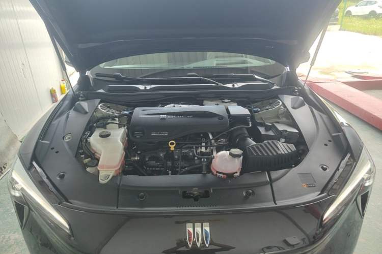 Used Buick L7 2025 Model Aivia Engine Bay