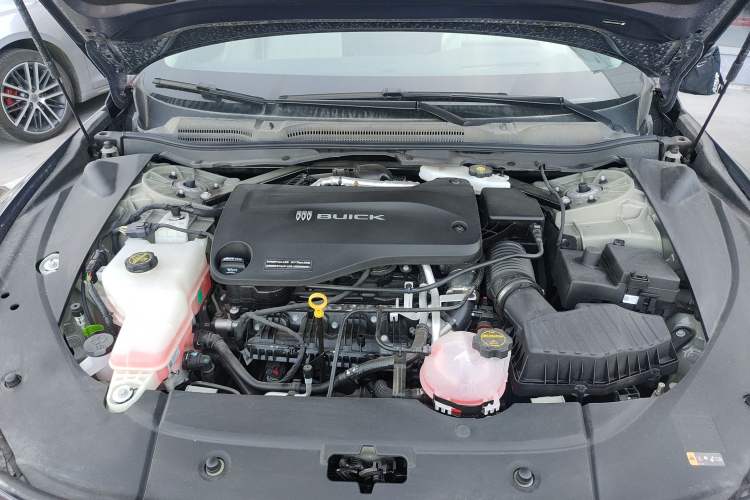 Used Buick L7 2025 Model Aivia Engine Bay