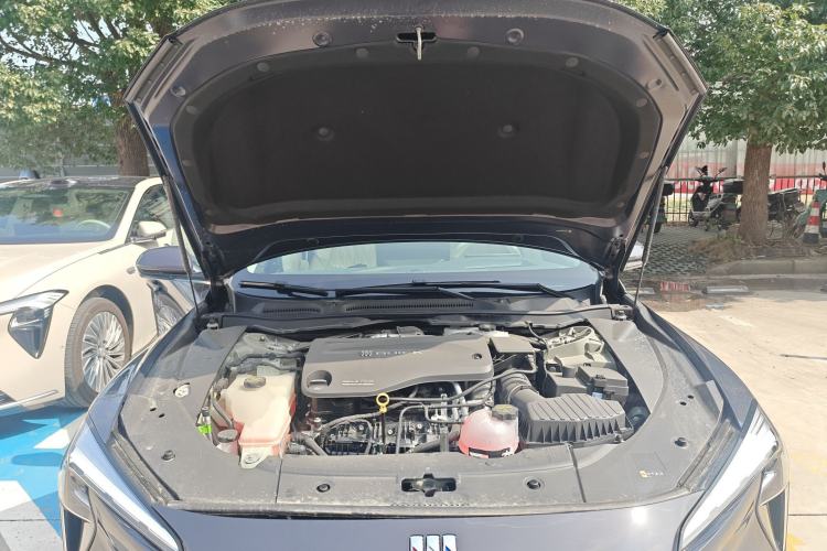 Used Buick L7 2025 Model Aivia Engine Bay