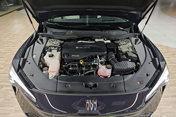 Used Buick L7 2025 Model Aivia Engine Bay