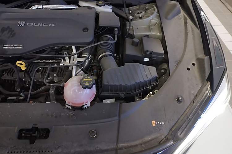 Used Buick L7 2025 Model Aivia Engine Bay Left