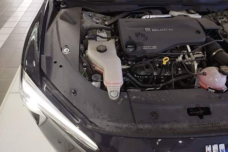Used Buick L7 2025 Model Aivia Engine Bay Right